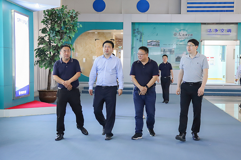 德州市政府黨組成員、副市長(zhǎng)陳海明蒞臨亞太集團(tuán)參觀調(diào)研